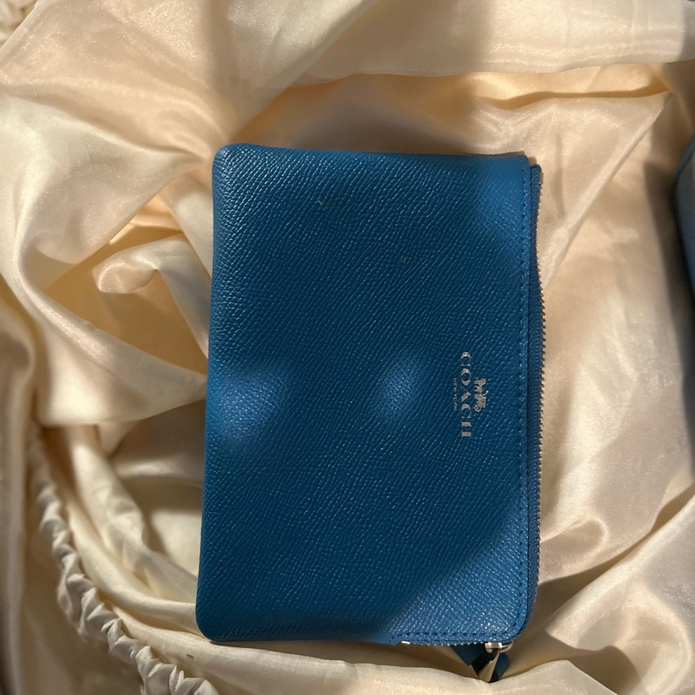 Matching wallet for coach gallery tote